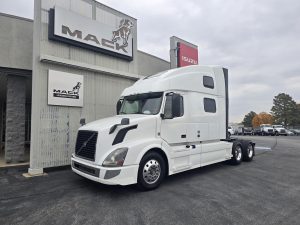 2018 VOLVO VNL64780 9027827932