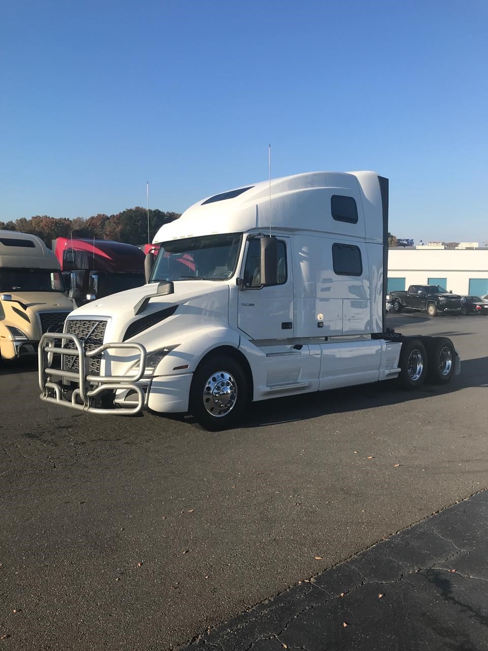 2020 VOLVO VNL64T860 - image 1 of 6