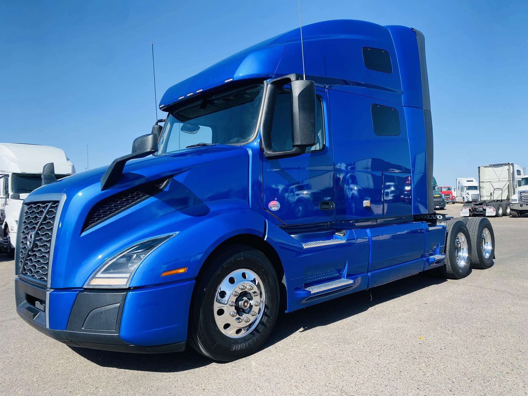 2020 VOLVO VNL64T760 - image 1 of 6