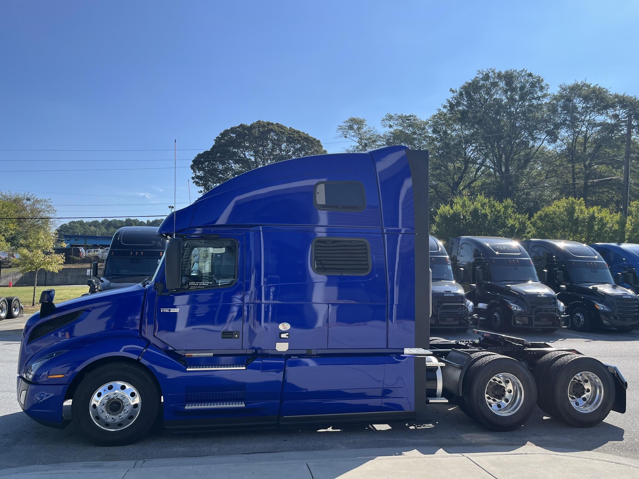 2025 VOLVO VNL64T860 - image 6 of 6