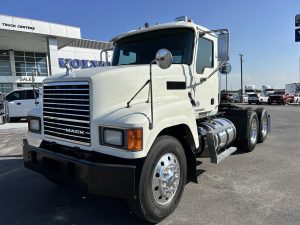 2015 MACK PINNACLE CHU613 9028580483