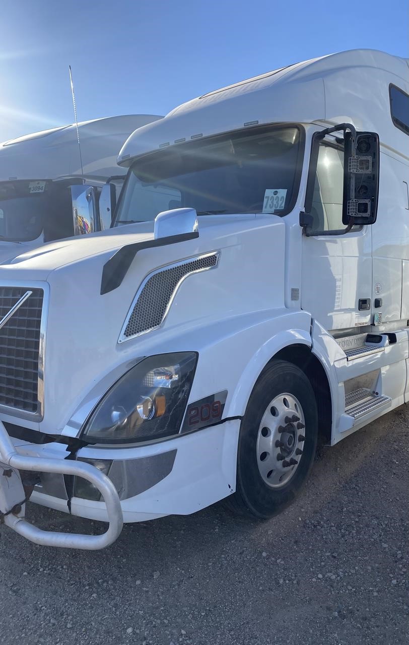 2016 VOLVO VNL42670 - image 2 of 2