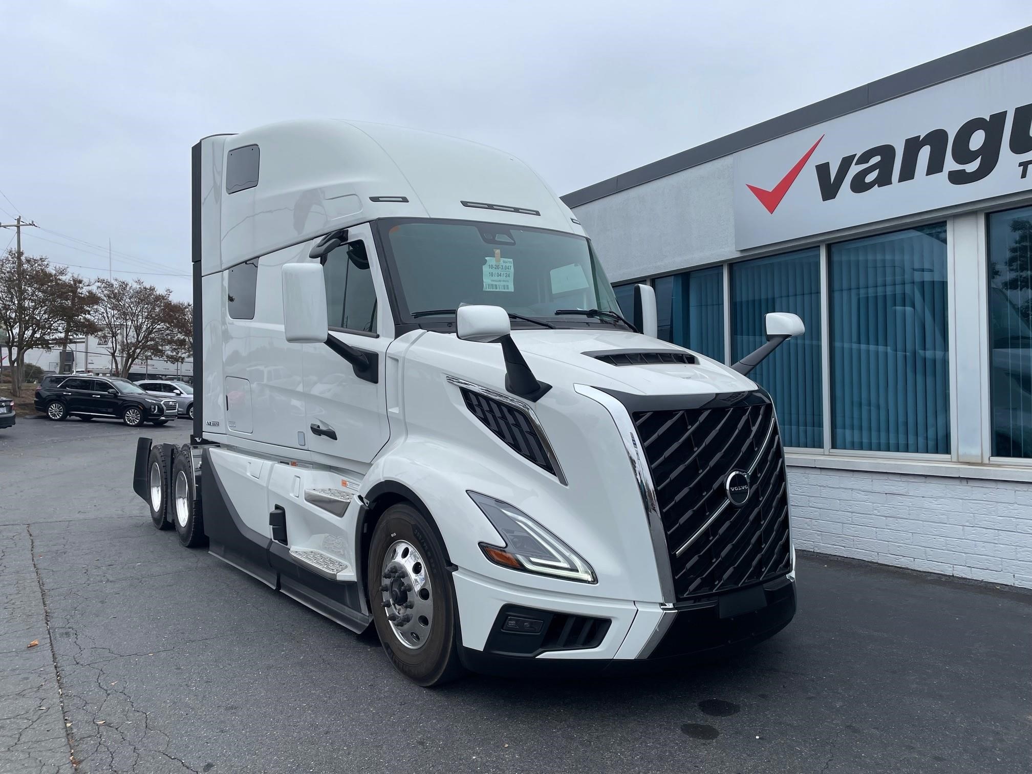 2025 VOLVO VNL64T860 - image 3 of 6