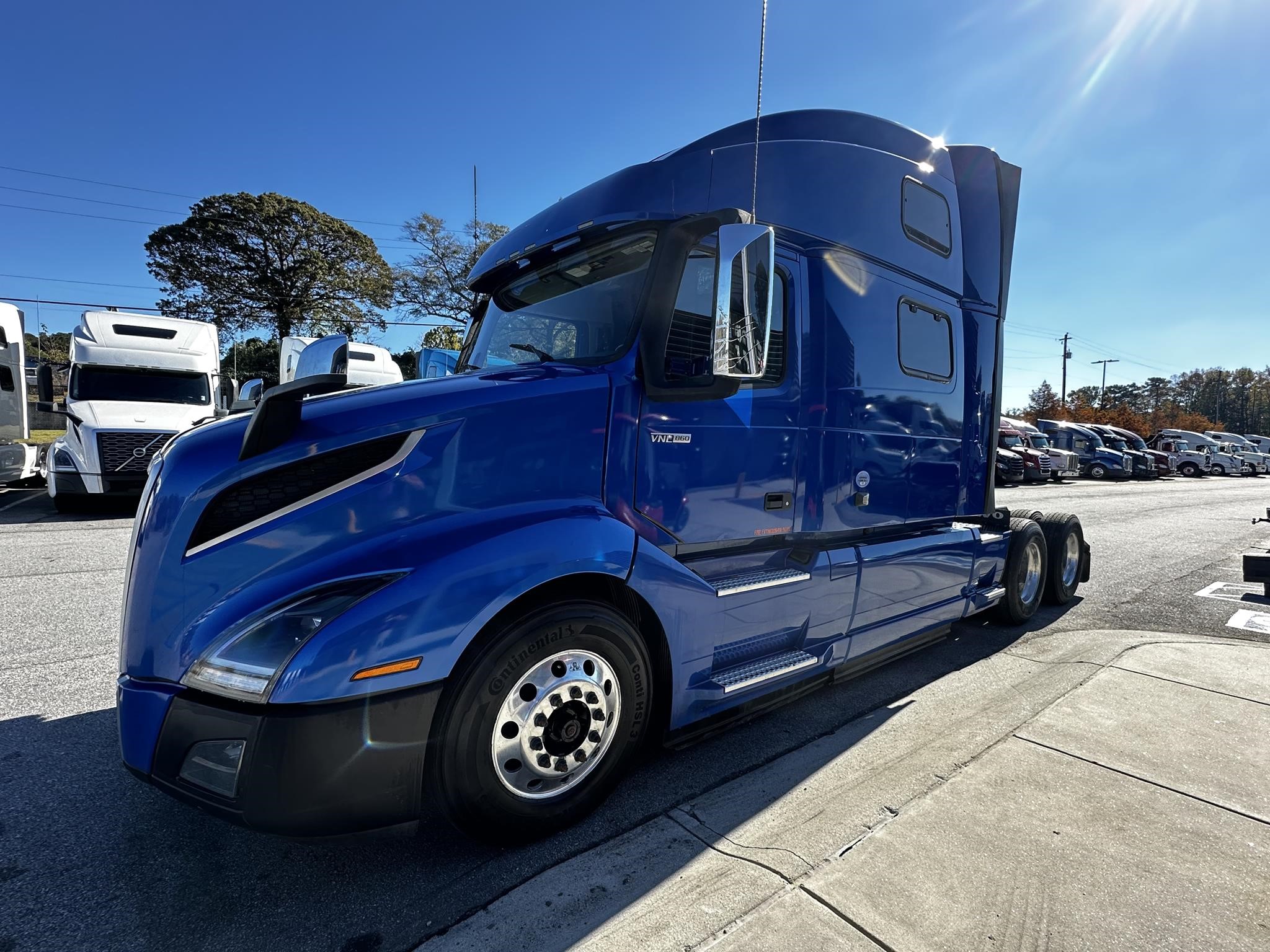 2021 VOLVO VNL64T860 - image 5 of 6