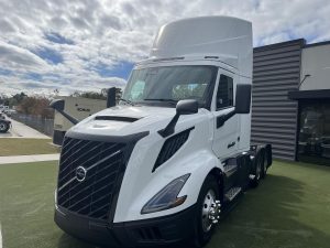 2025 VOLVO VNL64T300 9030630502