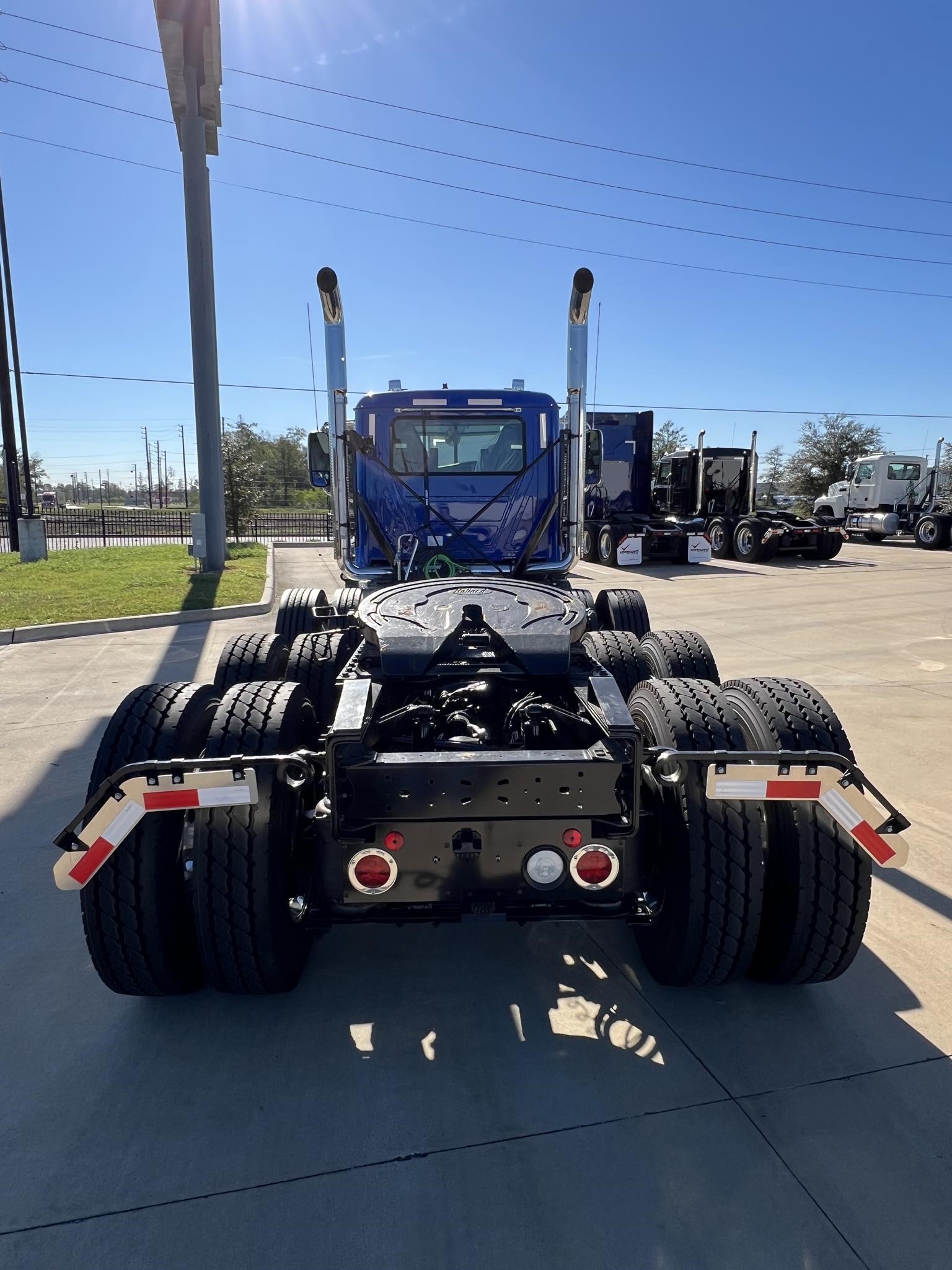 2025 MACK GRANITE 84FT - image 4 of 6