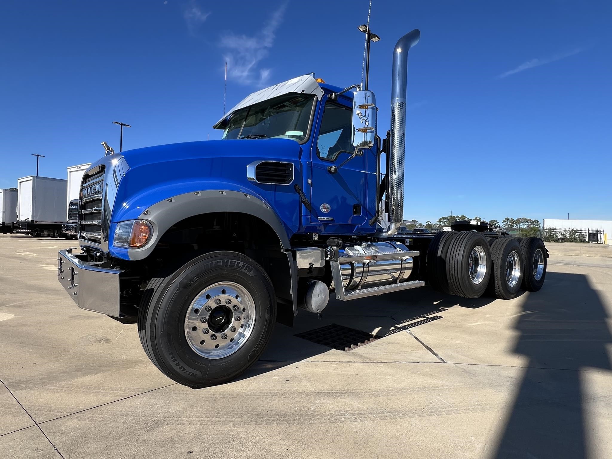 2025 MACK GRANITE 84FT - image 6 of 6