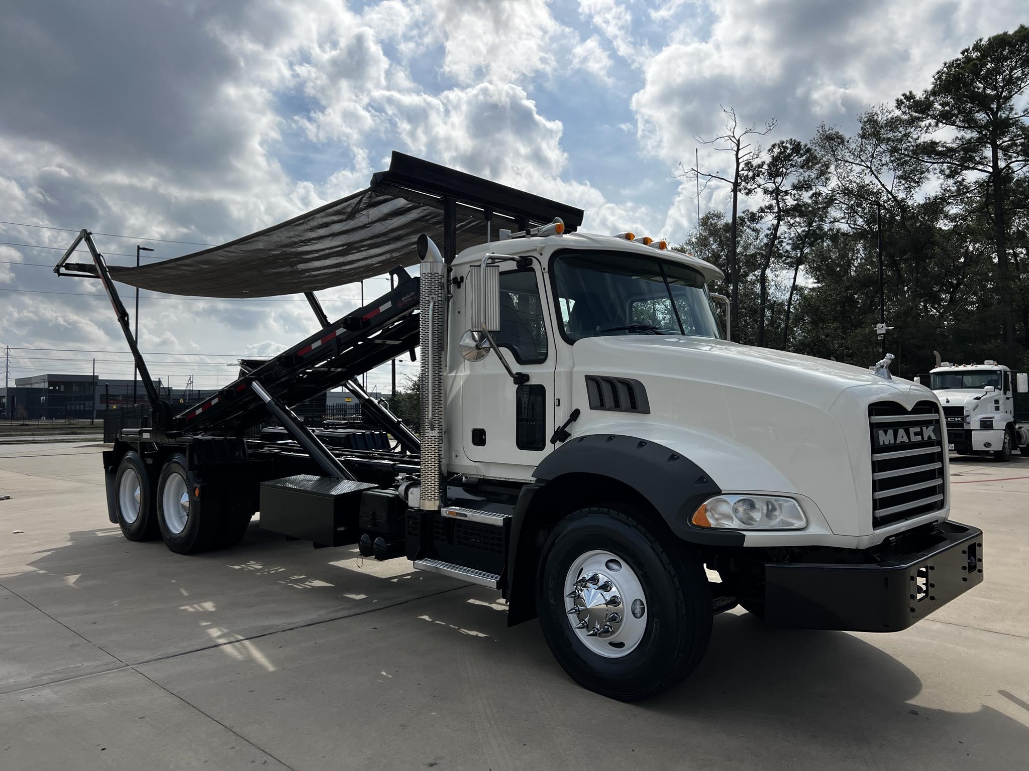 2021 MACK GRANITE 64BR - image 3 of 6