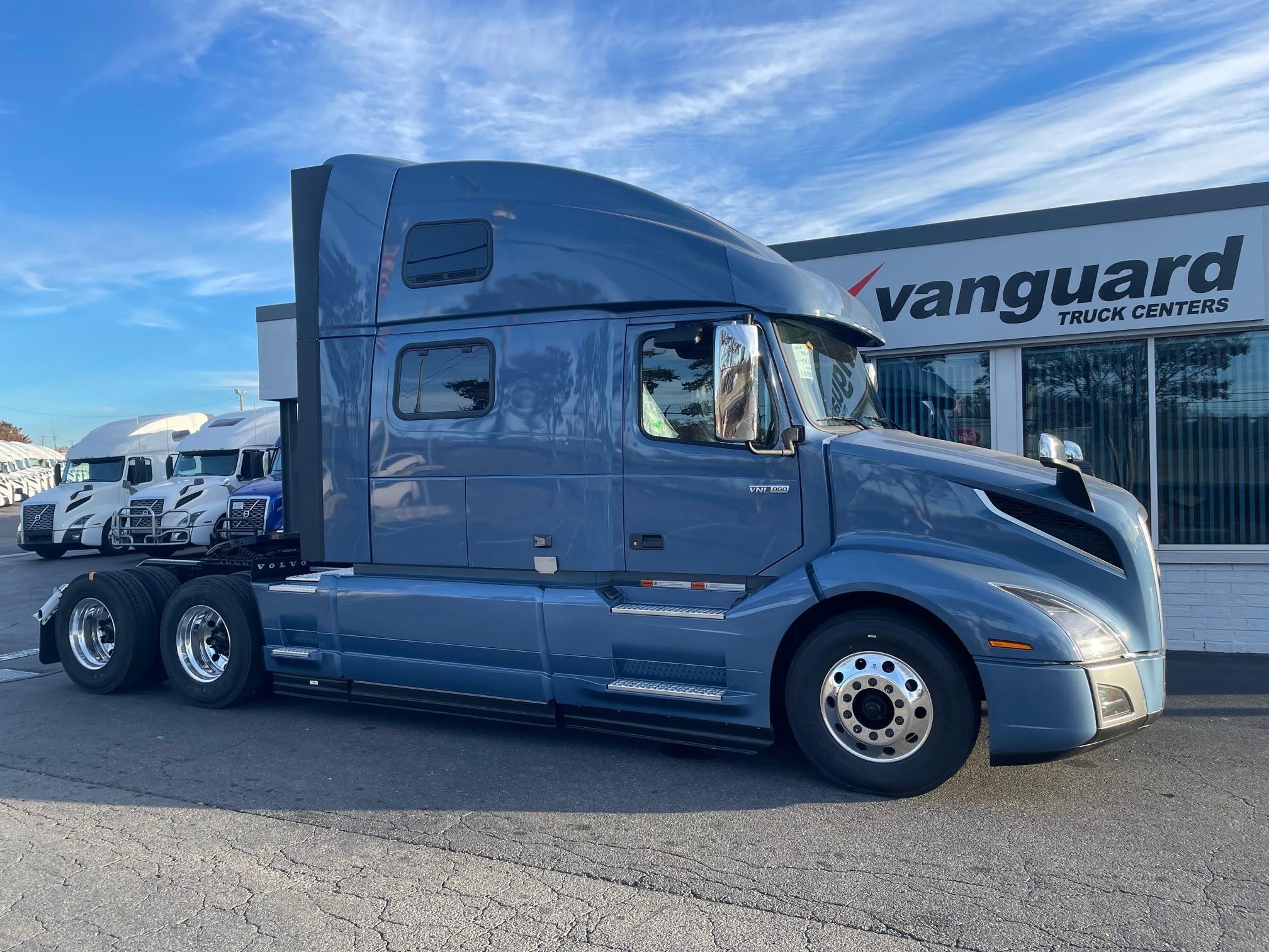 2025 VOLVO VNL64T860 - image 1 of 6