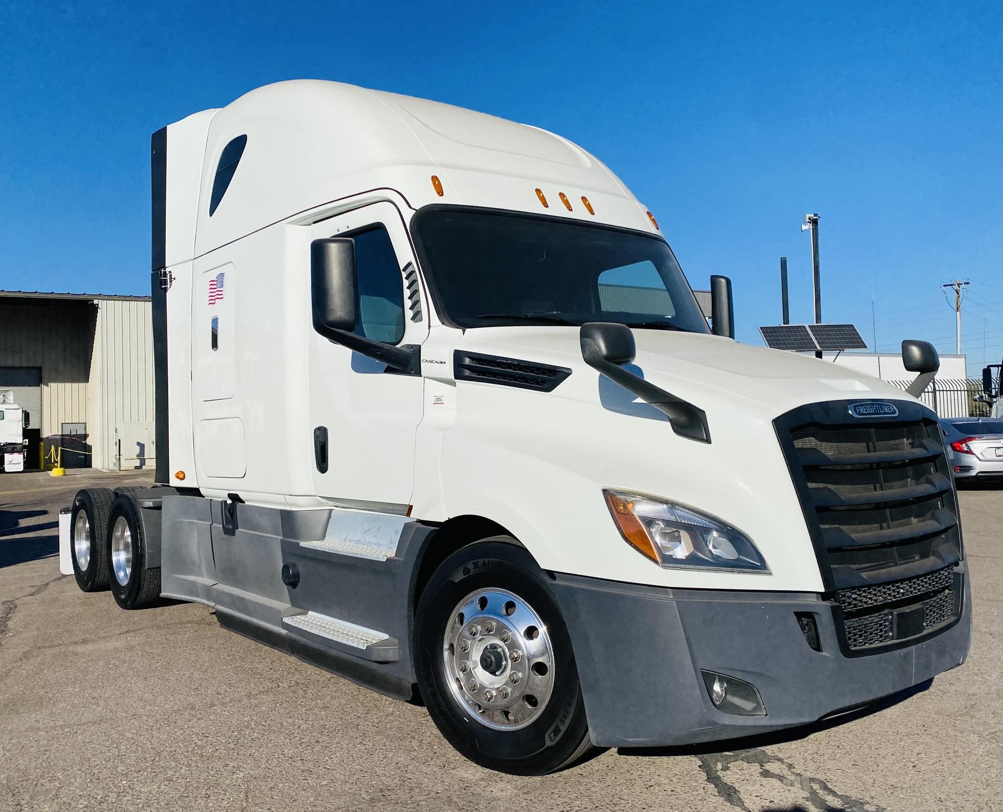 2020 FREIGHTLINER CASCADIA 126 - image 4 of 6