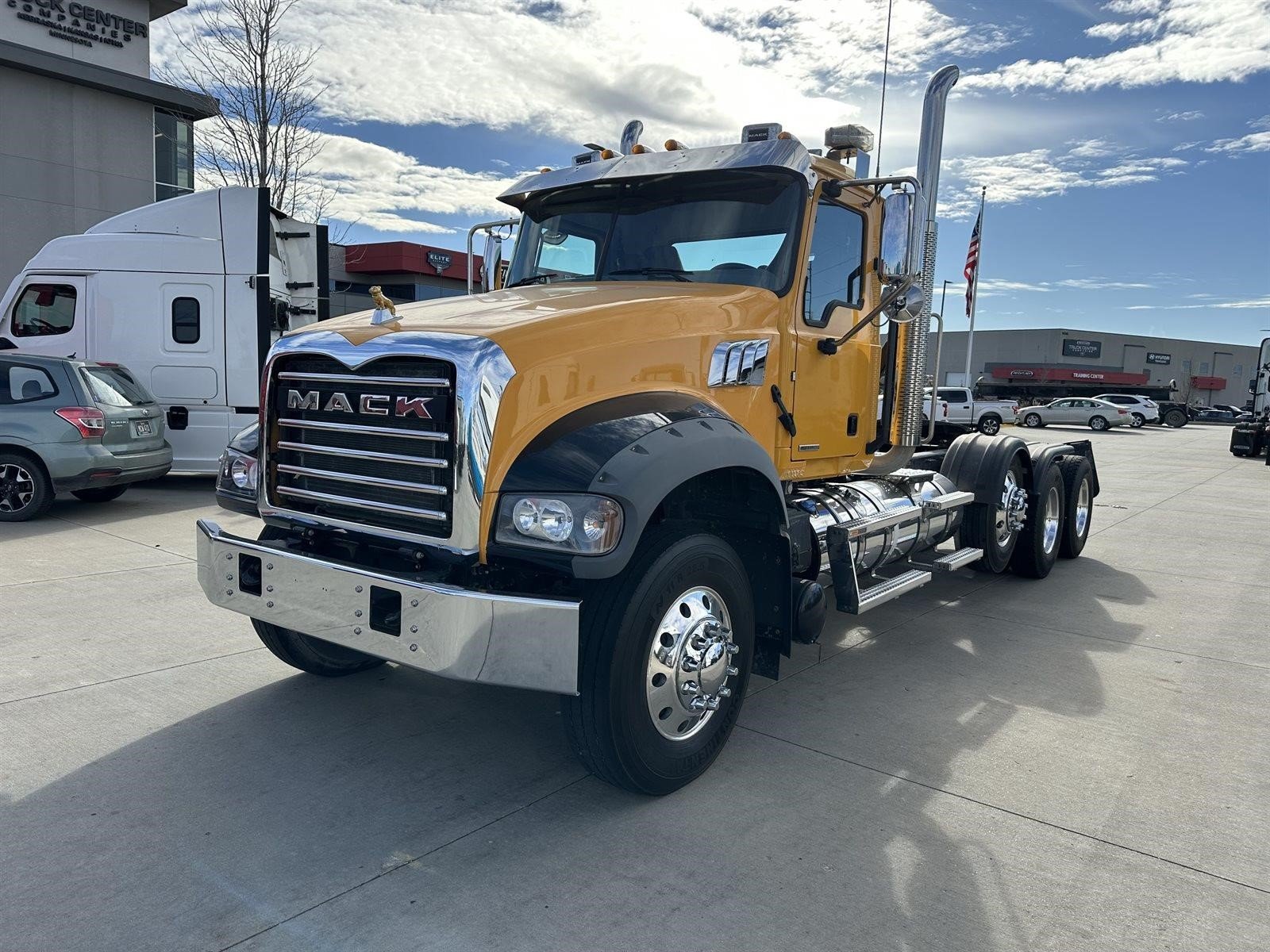 2023 MACK GRANITE 64BT - image 2 of 5