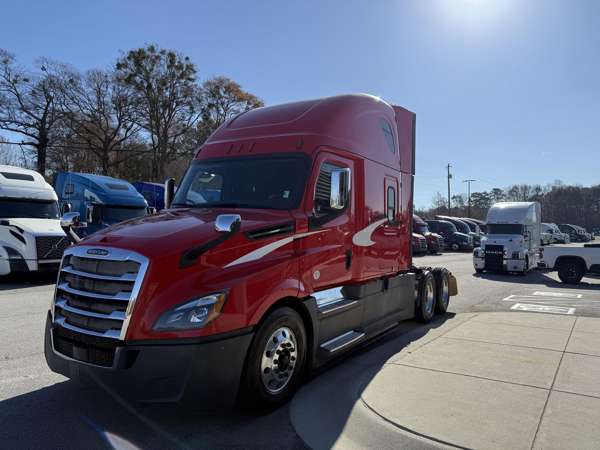 2020 FREIGHTLINER CASCADIA 126 - image 5 of 6