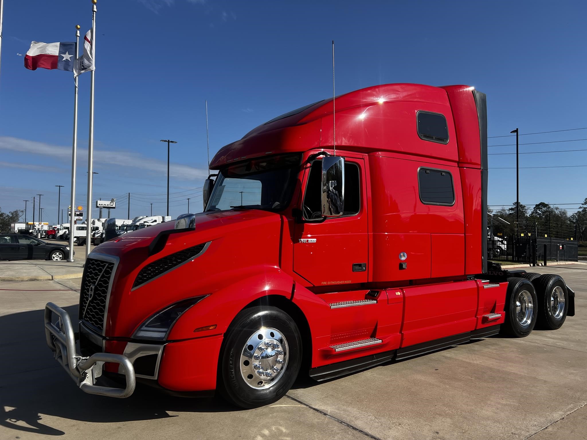 2023 VOLVO VNL64T860 - image 1 of 6