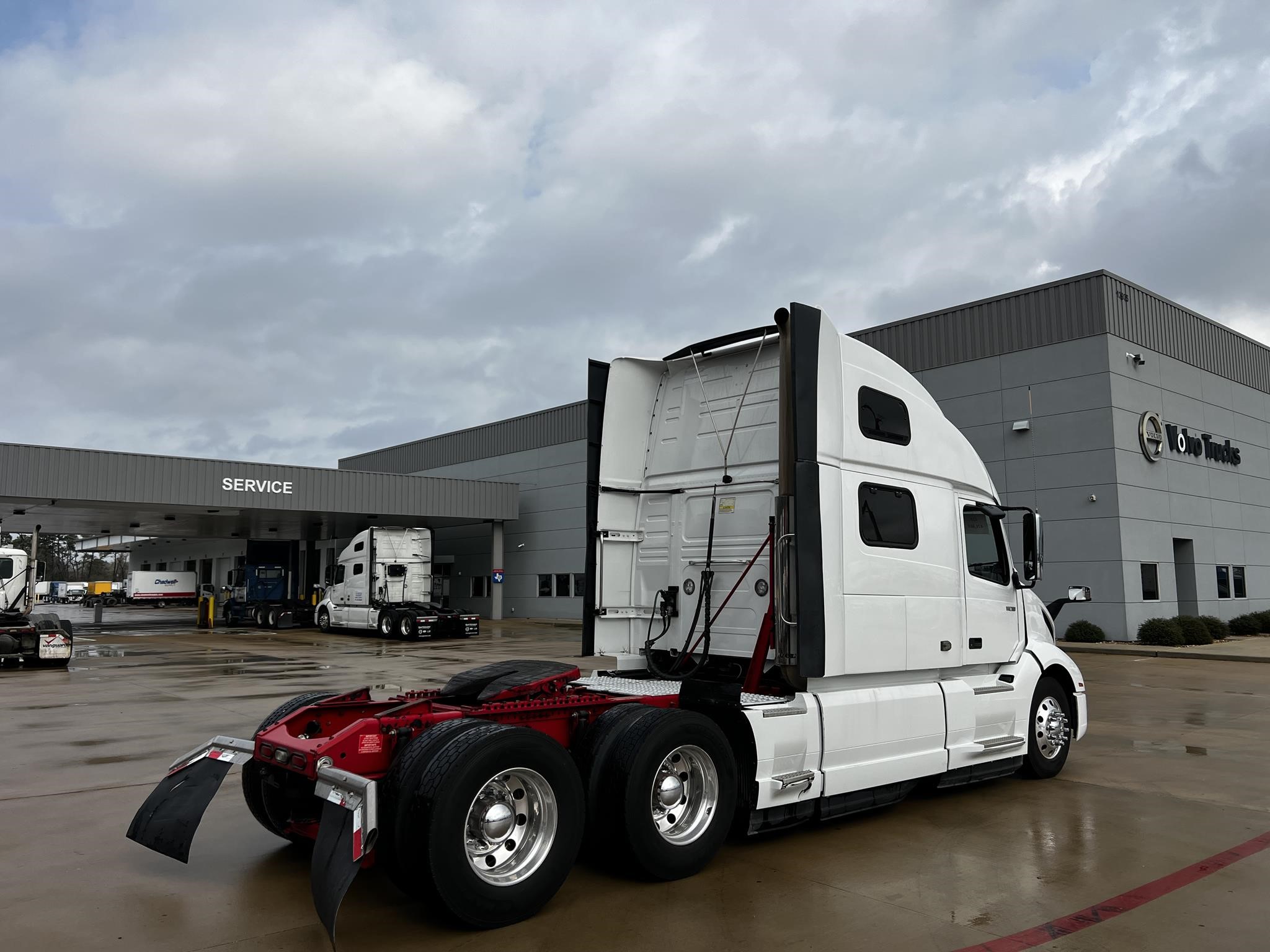 2020 VOLVO VNL64T860 - image 5 of 6