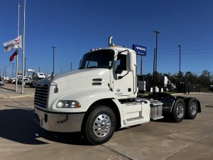 2017 MACK PINNACLE CXU613 9036390791