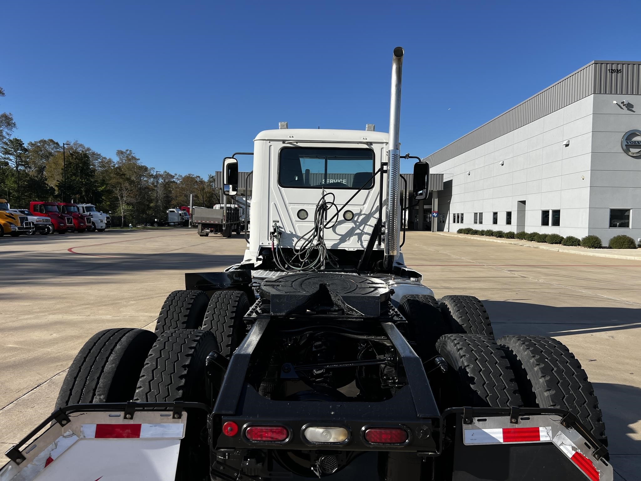 2017 MACK PINNACLE CXU613 - image 6 of 6