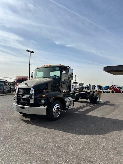 2025 MACK MD6 - image 2 of 6