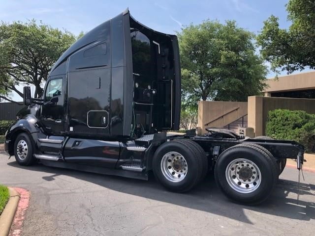 2021 KENWORTH T680 - image 2 of 3