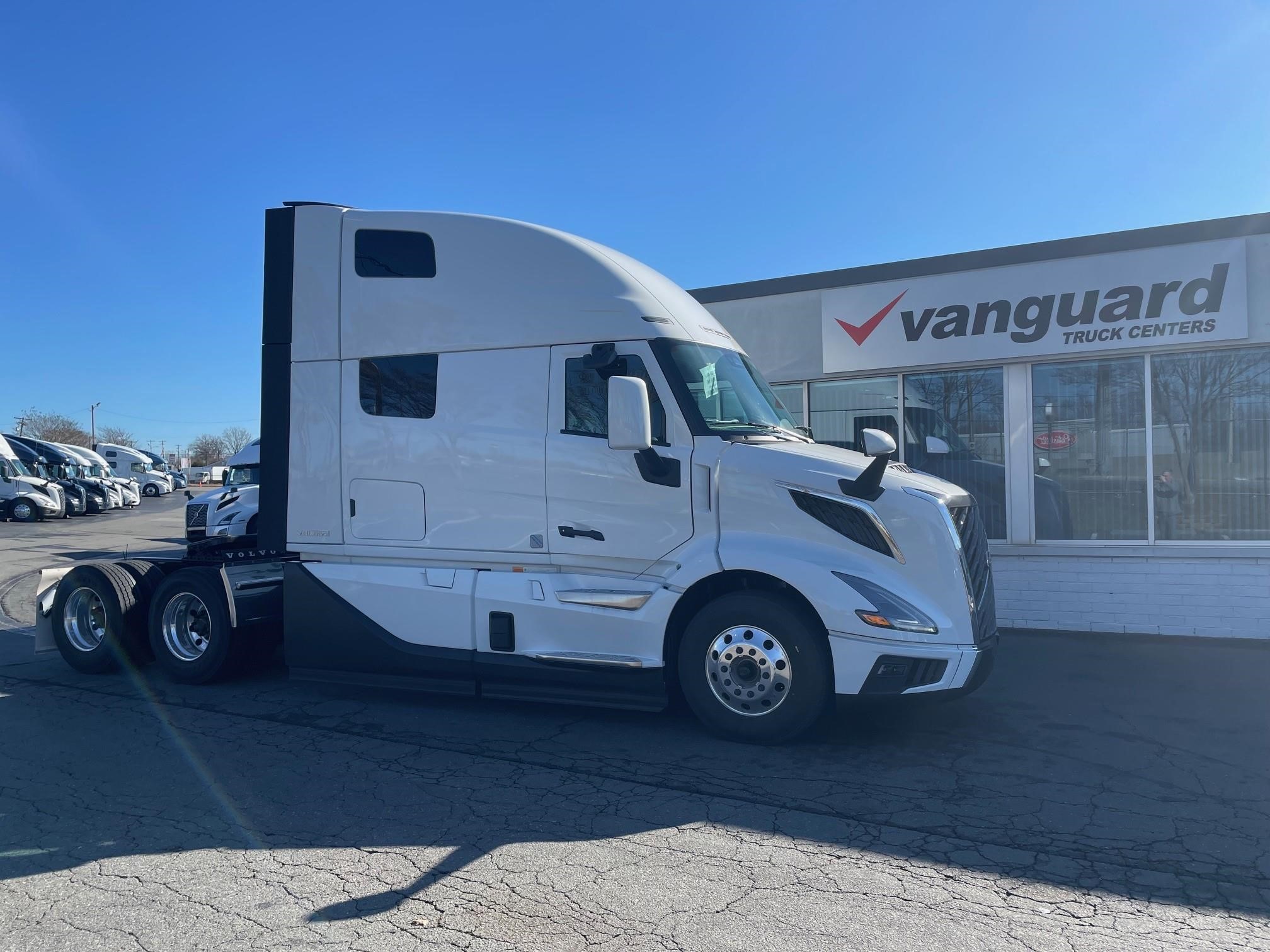 2025 VOLVO VNL64T860 - image 1 of 6