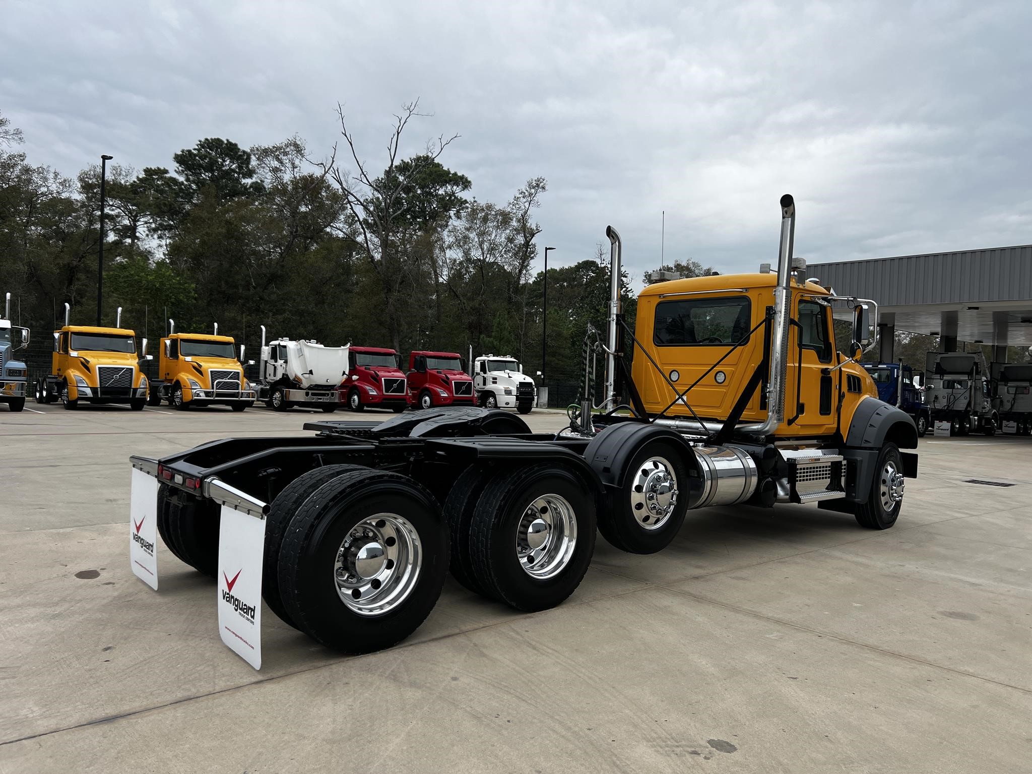 2023 MACK GRANITE 64FT - image 5 of 6