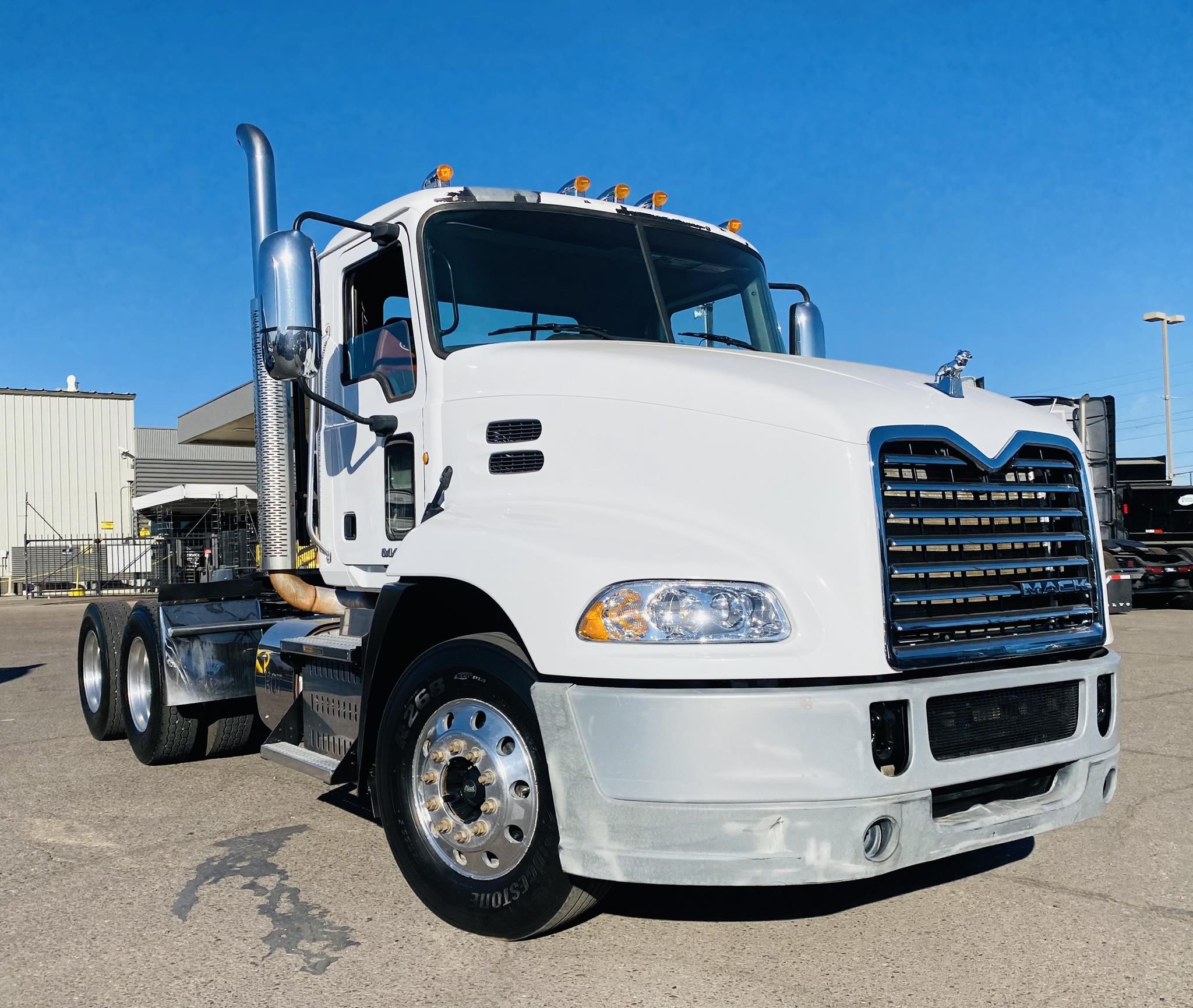 2012 MACK PINNACLE CXU613 - image 3 of 6