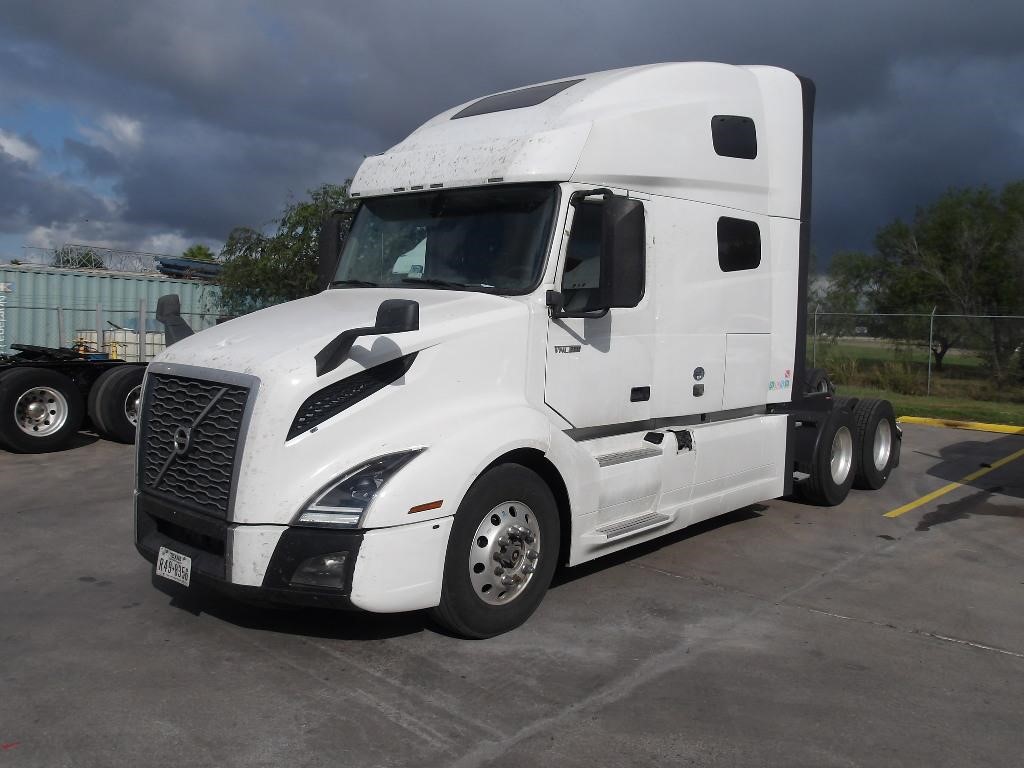 2021 VOLVO VNL64T760 - image 1 of 2