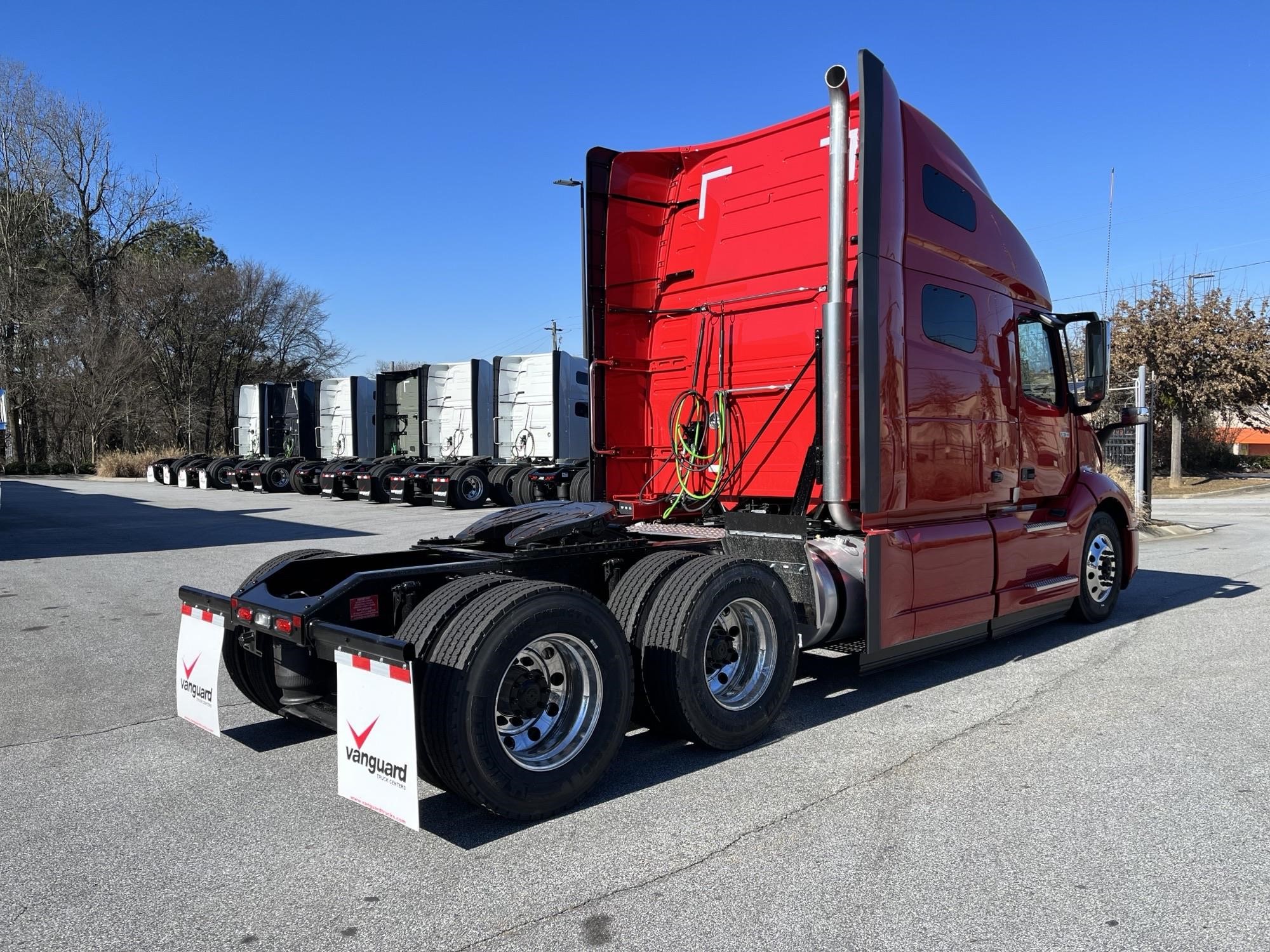 2025 VOLVO VNL64T760 - image 3 of 6