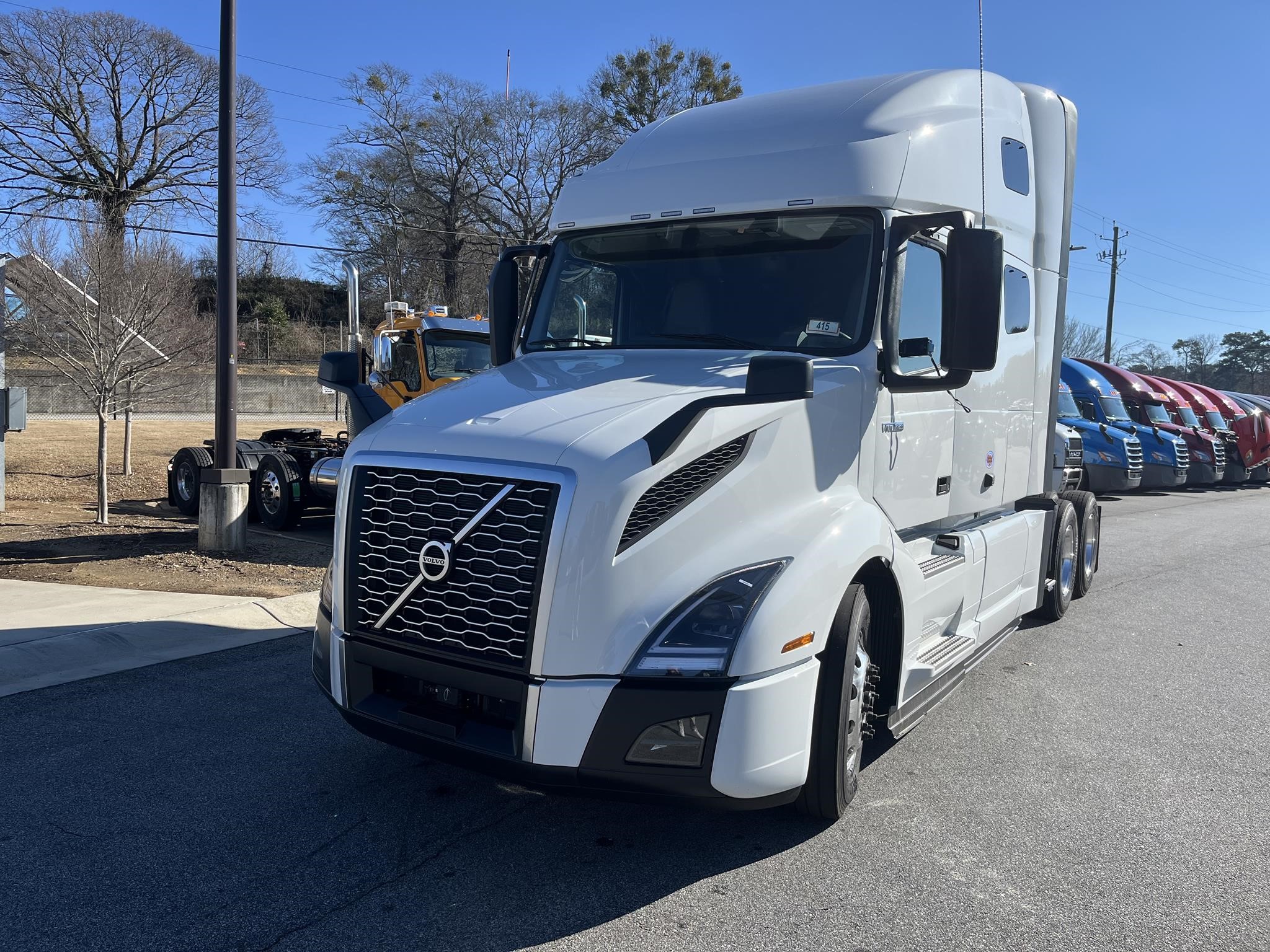 2025 VOLVO VNL64T760 - image 1 of 6