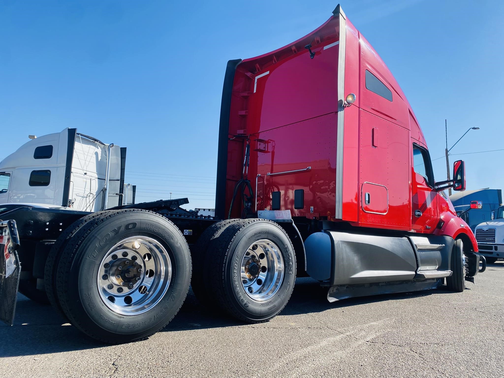 2021 KENWORTH T680 - image 4 of 6