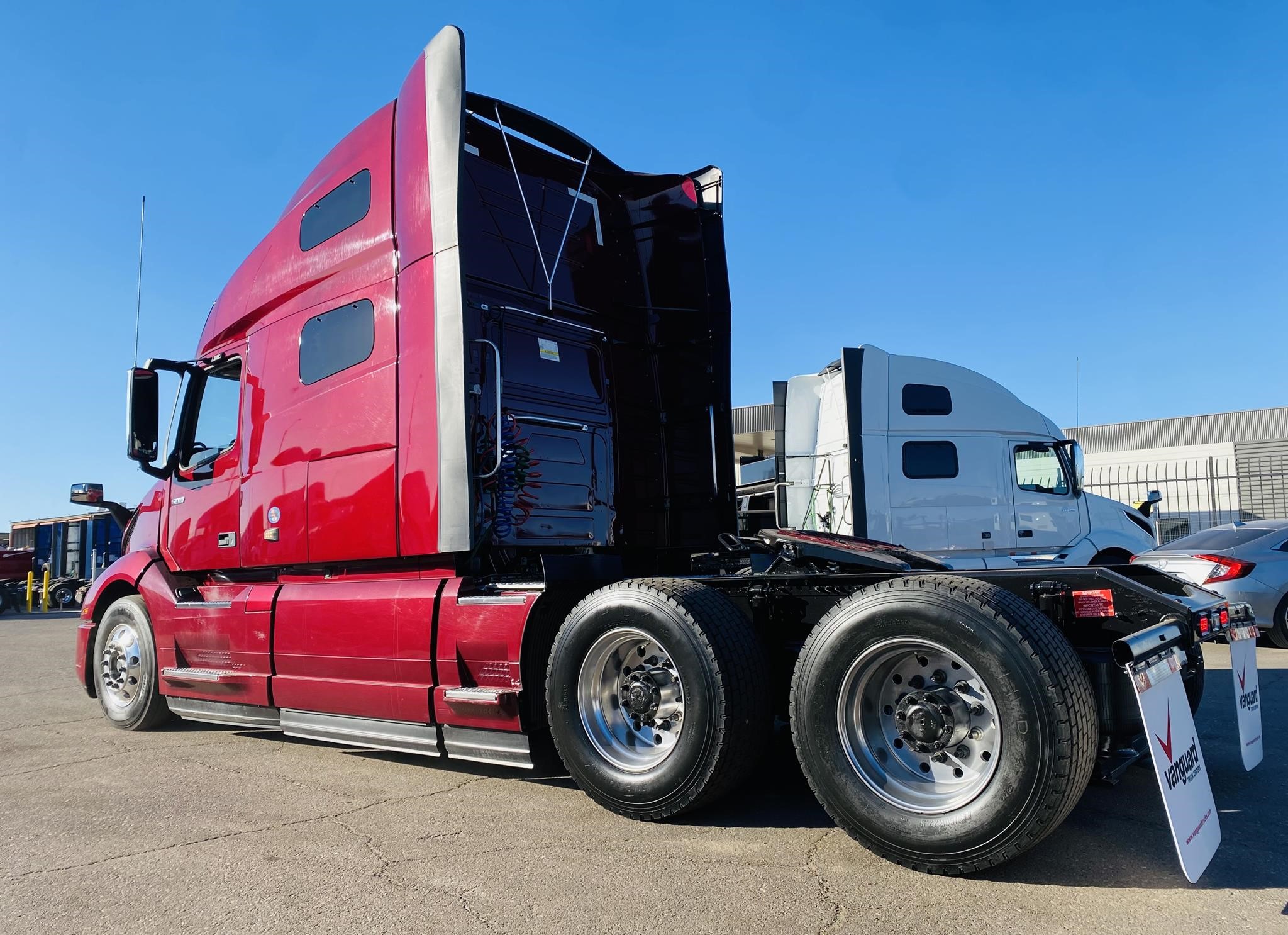 2021 VOLVO VNL64T760 - image 2 of 6