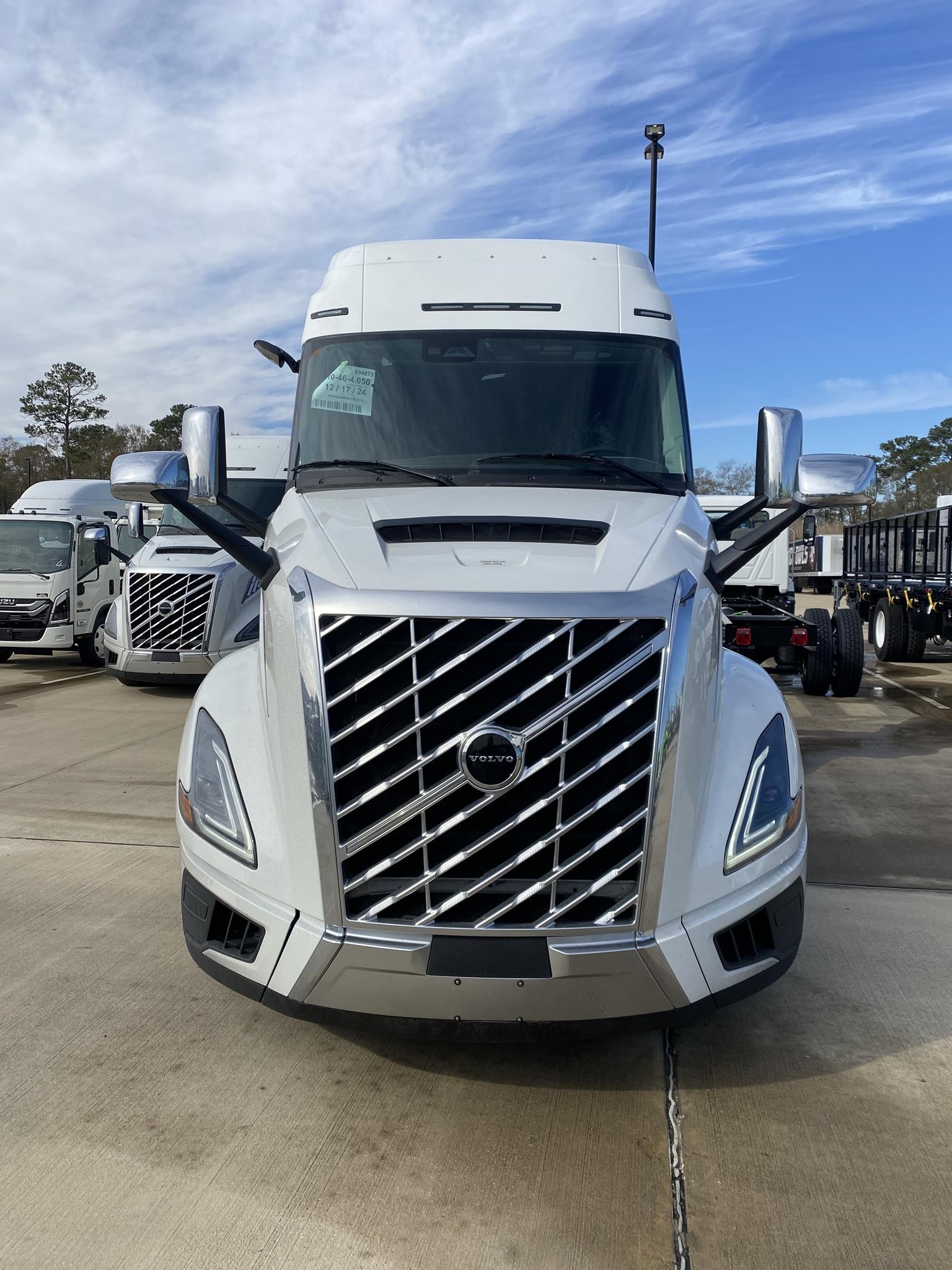 2025 VOLVO VNL64T840 - image 3 of 6