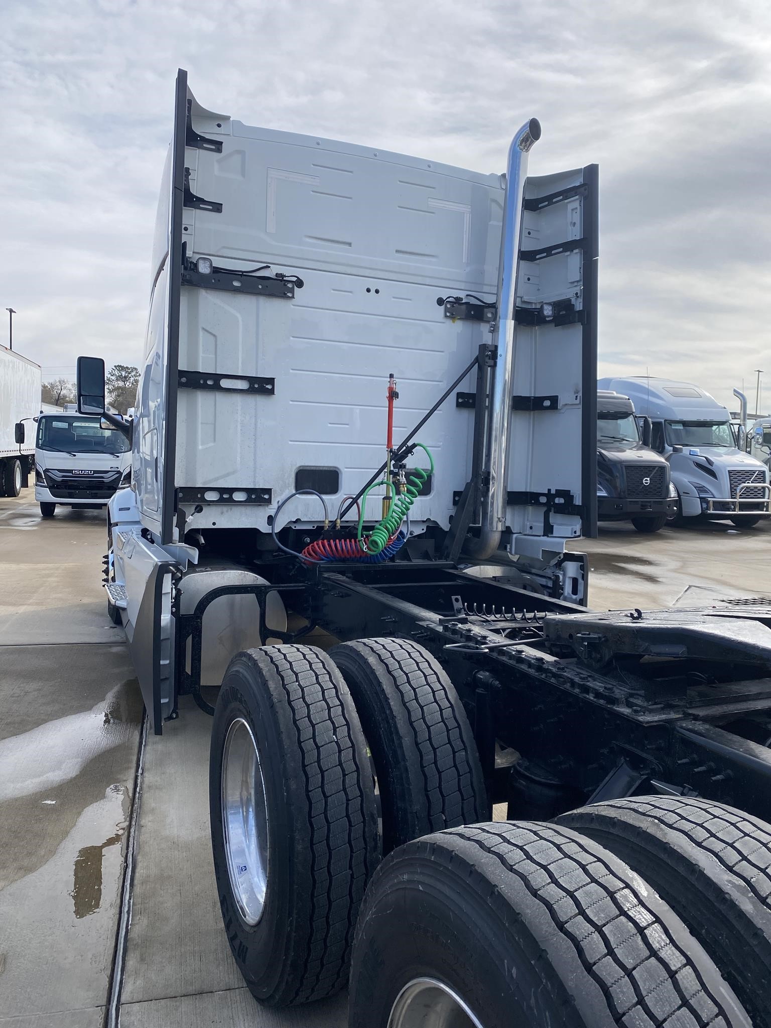 2025 VOLVO VNL64T840 - image 6 of 6