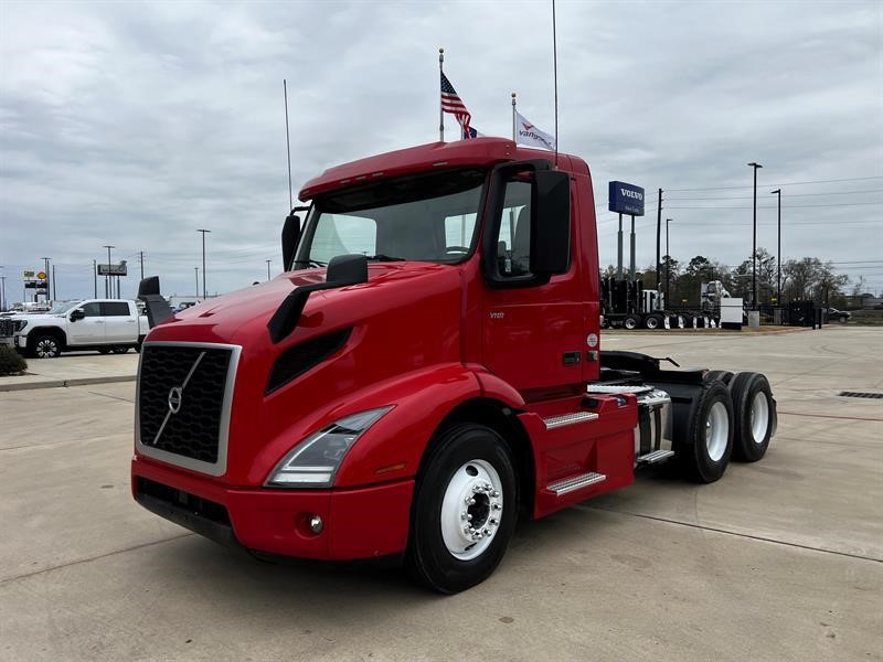 2020 VOLVO VNR64T300 - image 1 of 6