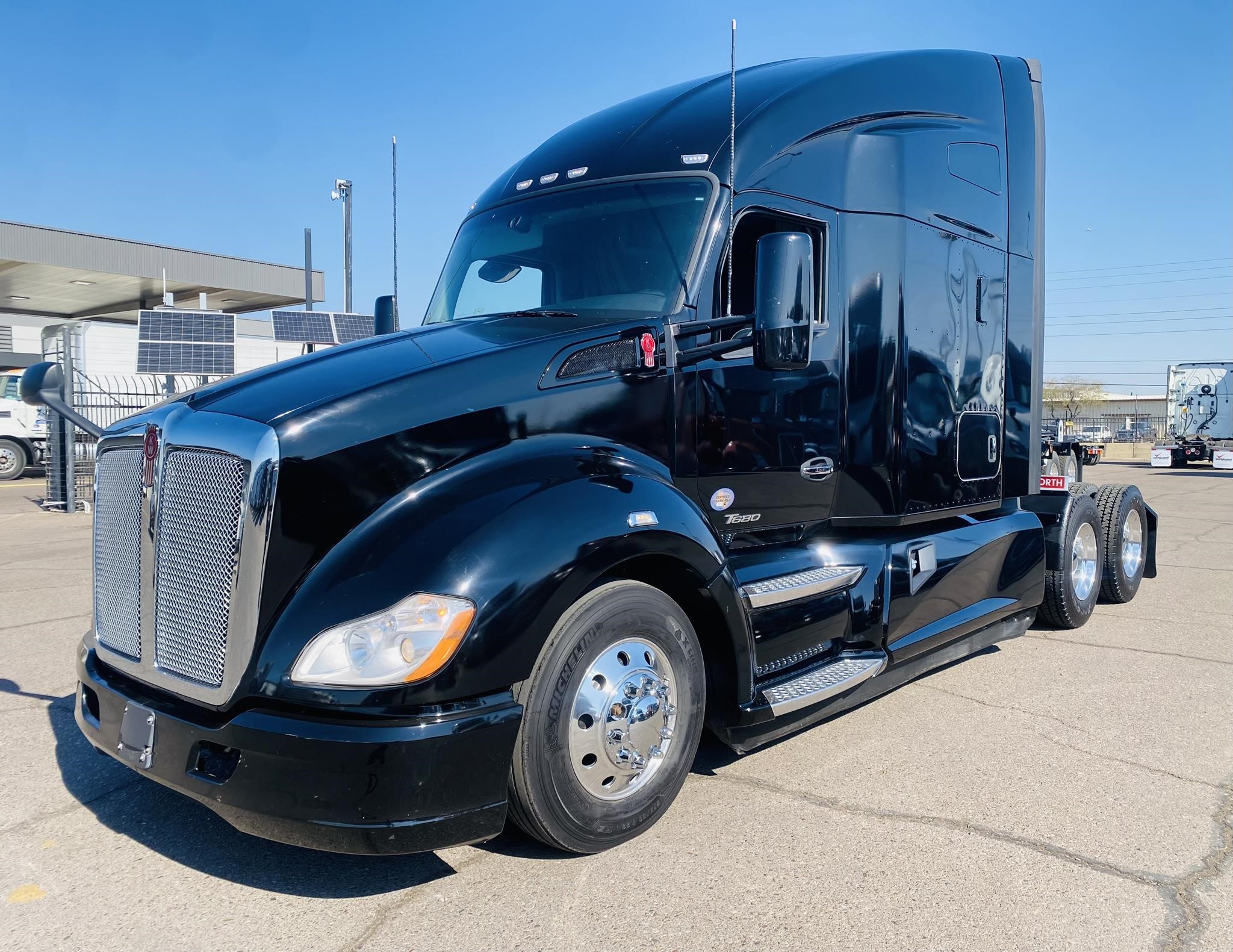 2021 KENWORTH T680 - image 1 of 6