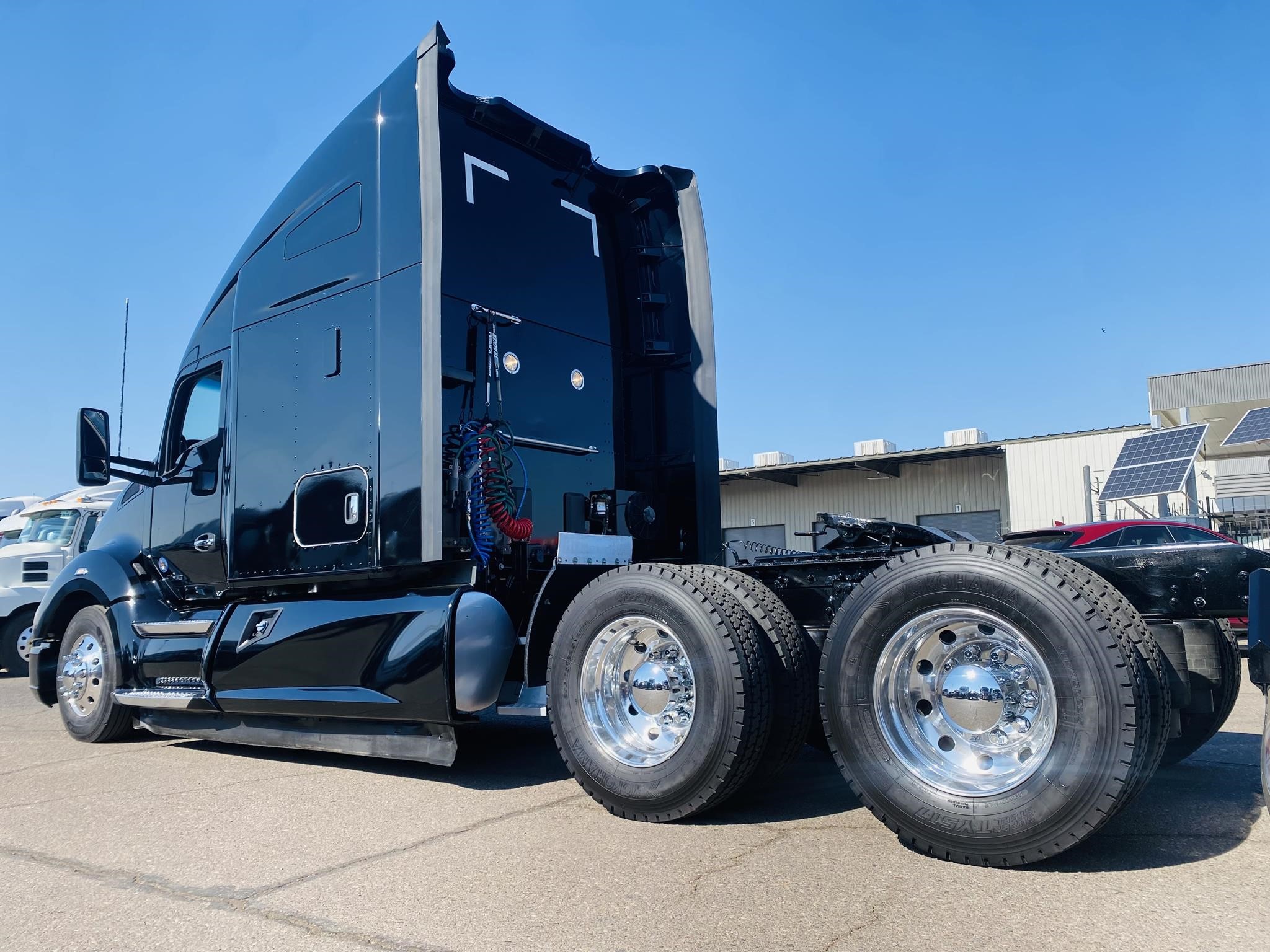 2021 KENWORTH T680 - image 2 of 6