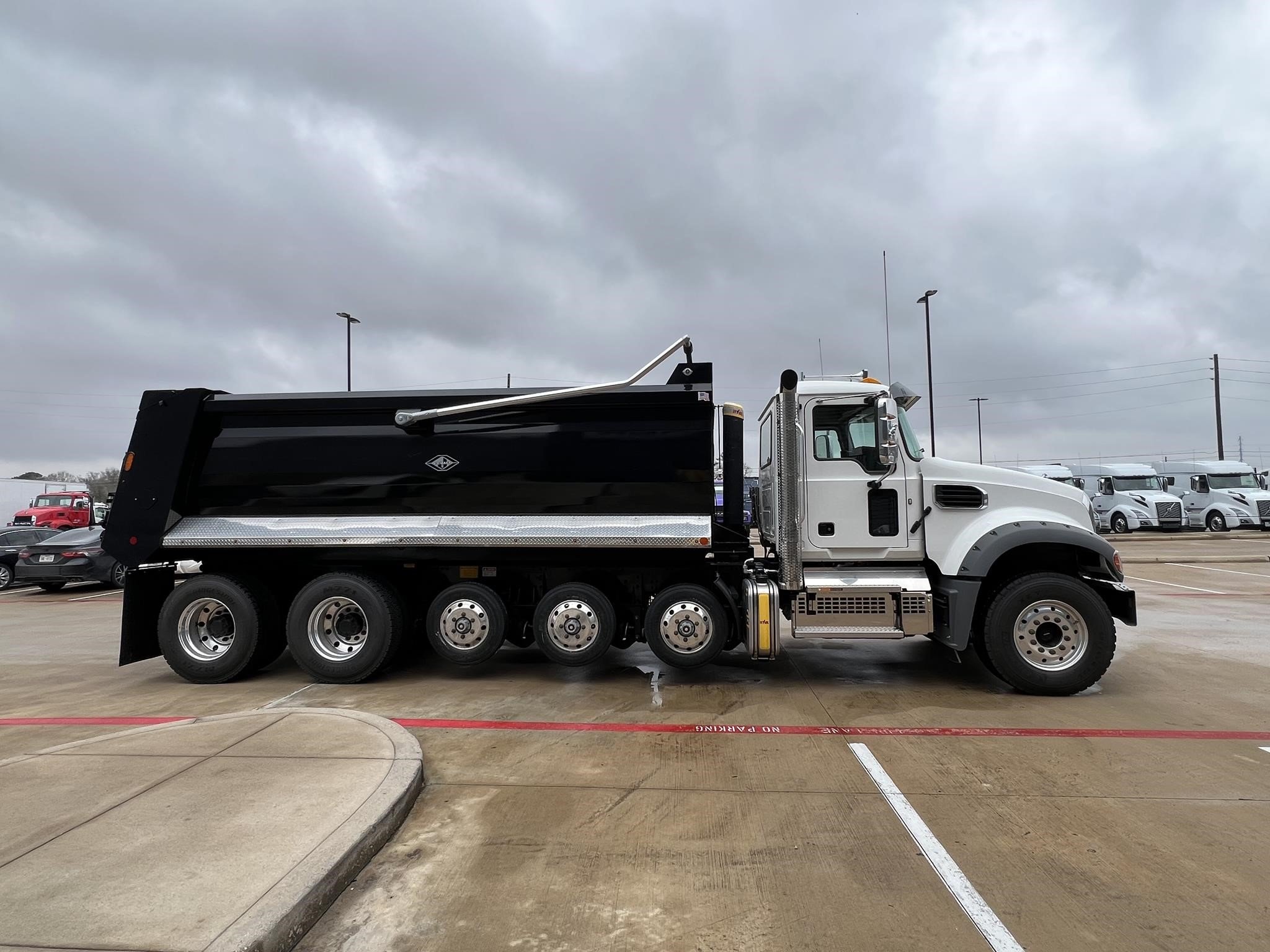 2025 MACK GRANITE 64FR - image 2 of 6