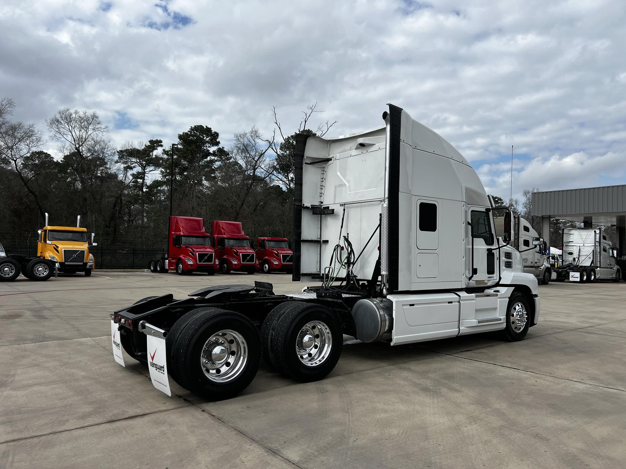 2023 MACK ANTHEM 64T - image 5 of 6