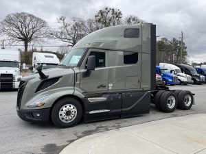 2025 VOLVO VNL64T660 9041003927