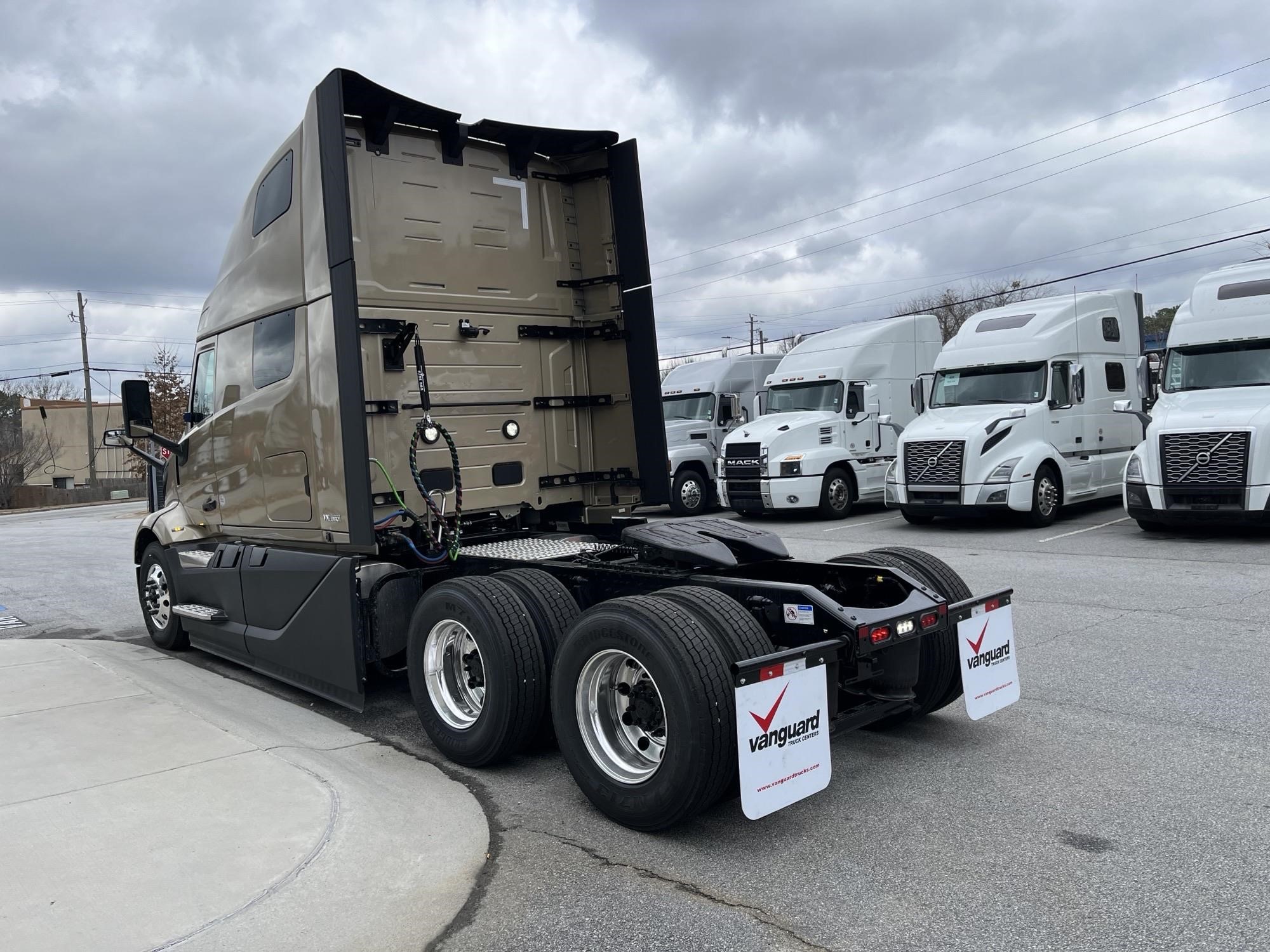 2025 VOLVO VNL64T860 - image 2 of 6