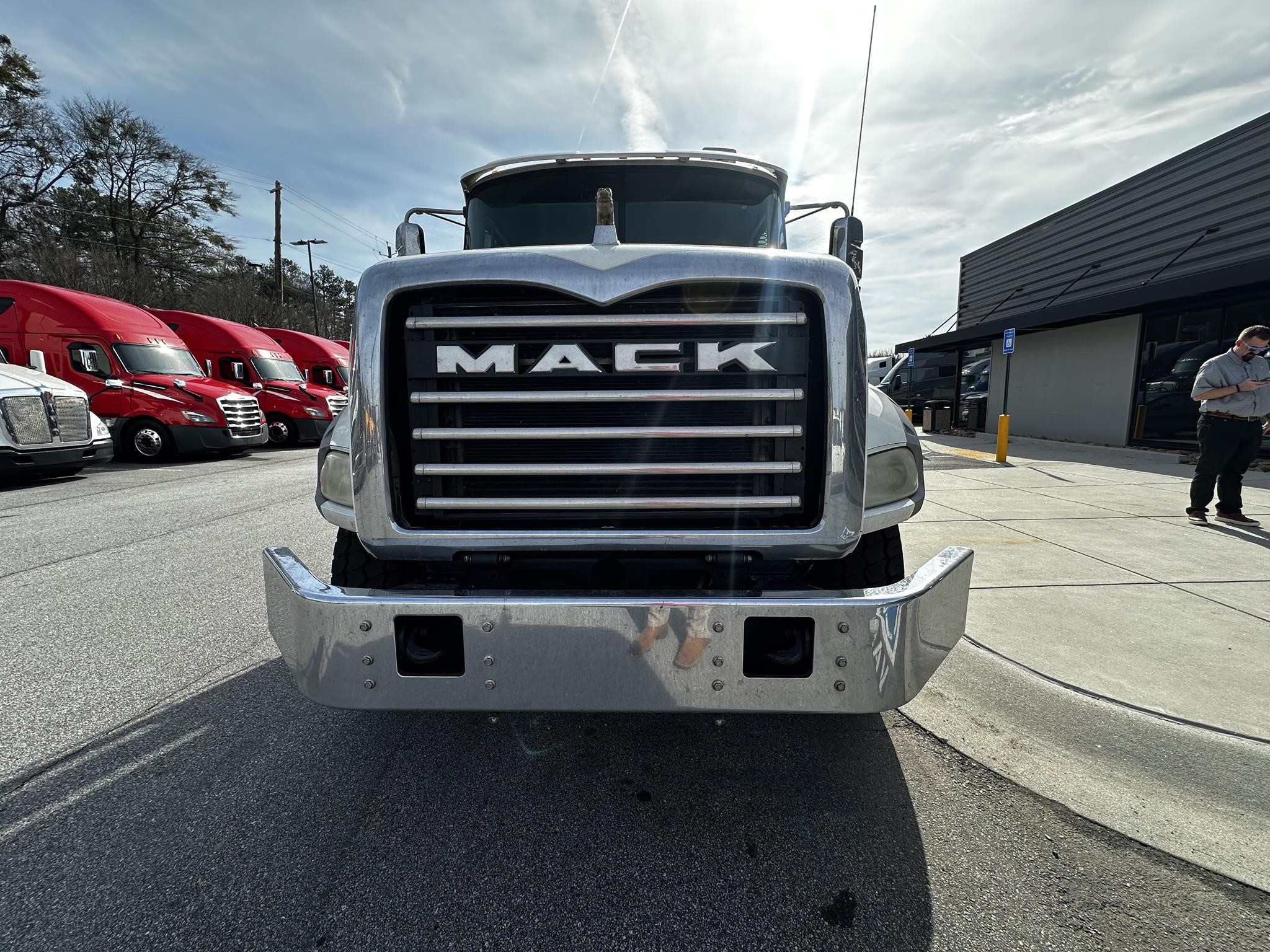 2018 MACK GRANITE GU813 - image 6 of 6