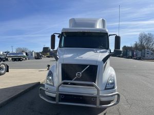 2020 VOLVO VNR64T640 9041998808