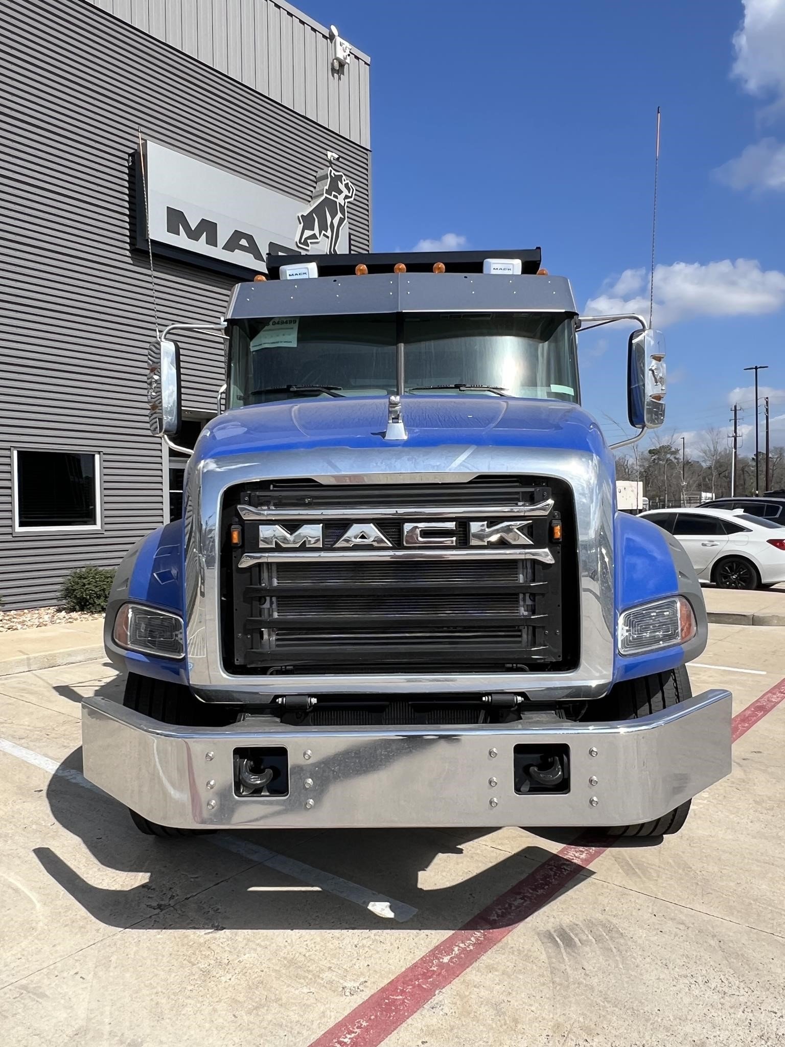 2025 MACK GRANITE 64BR - image 2 of 6