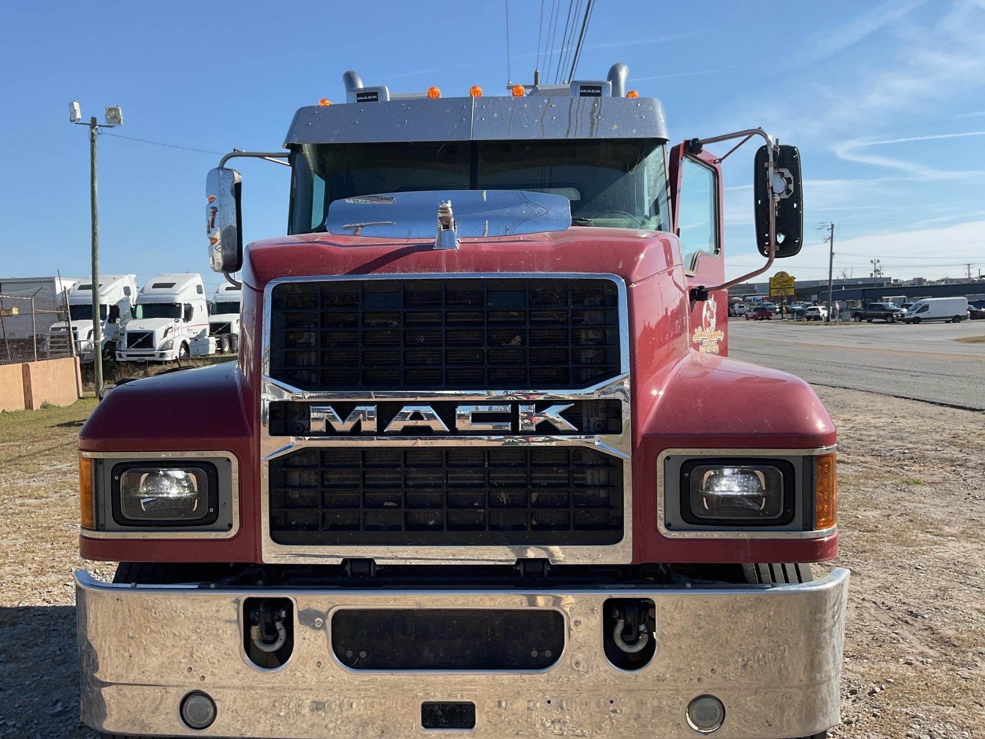 2023 MACK PINNACLE 64T - image 2 of 2