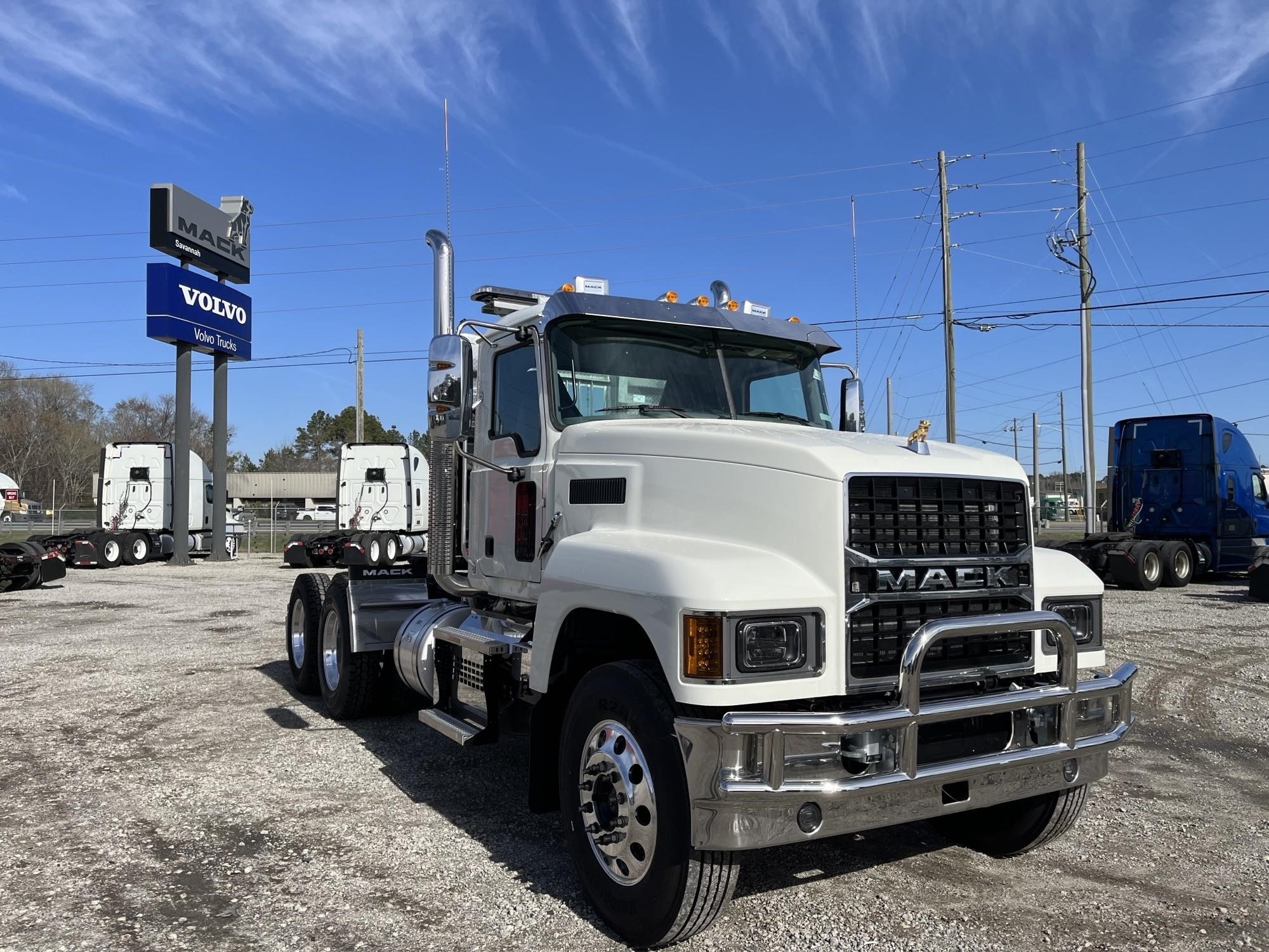 2026 MACK PINNACLE 64T - image 2 of 6