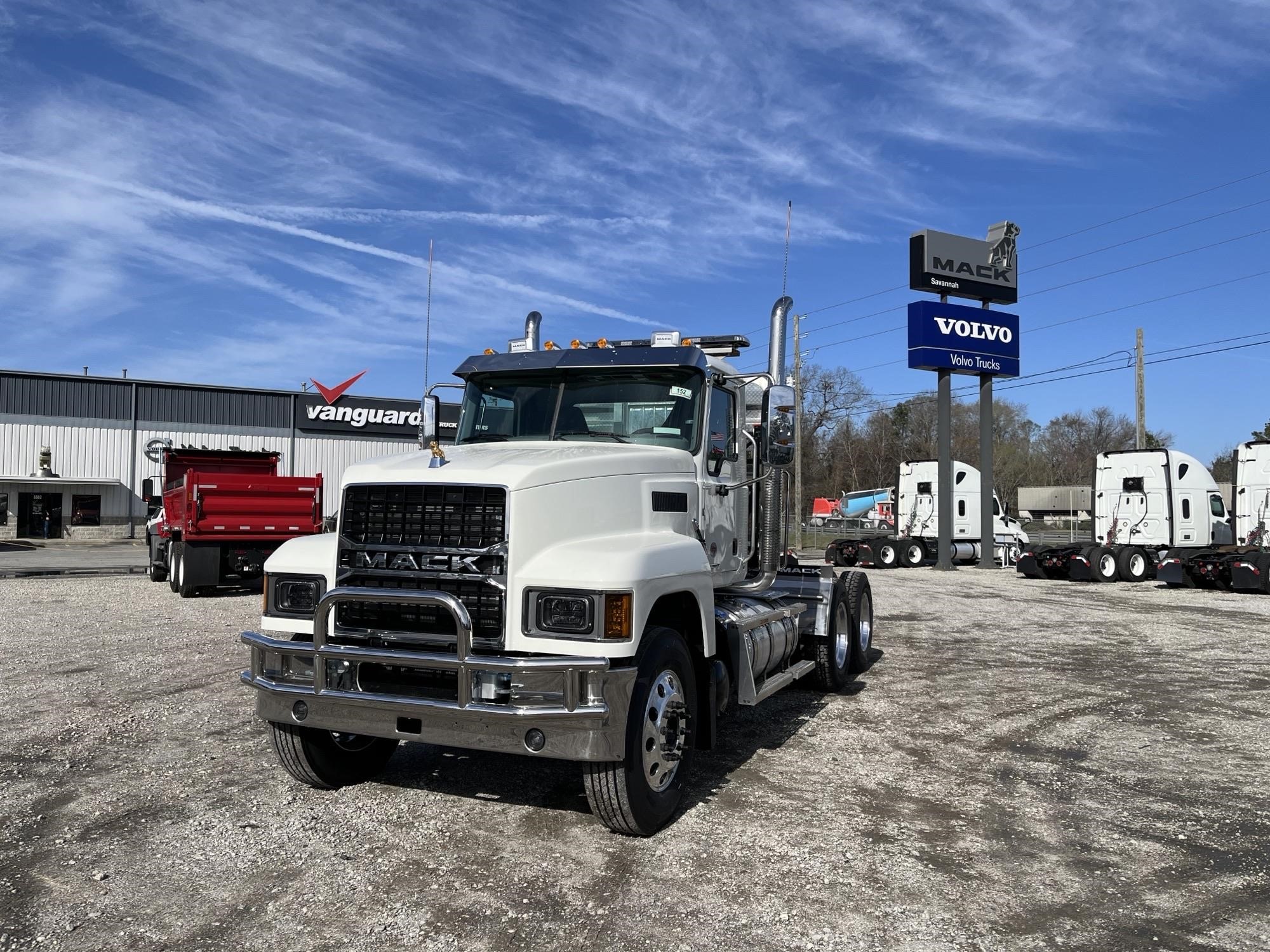 2026 MACK PINNACLE 64T - image 1 of 6