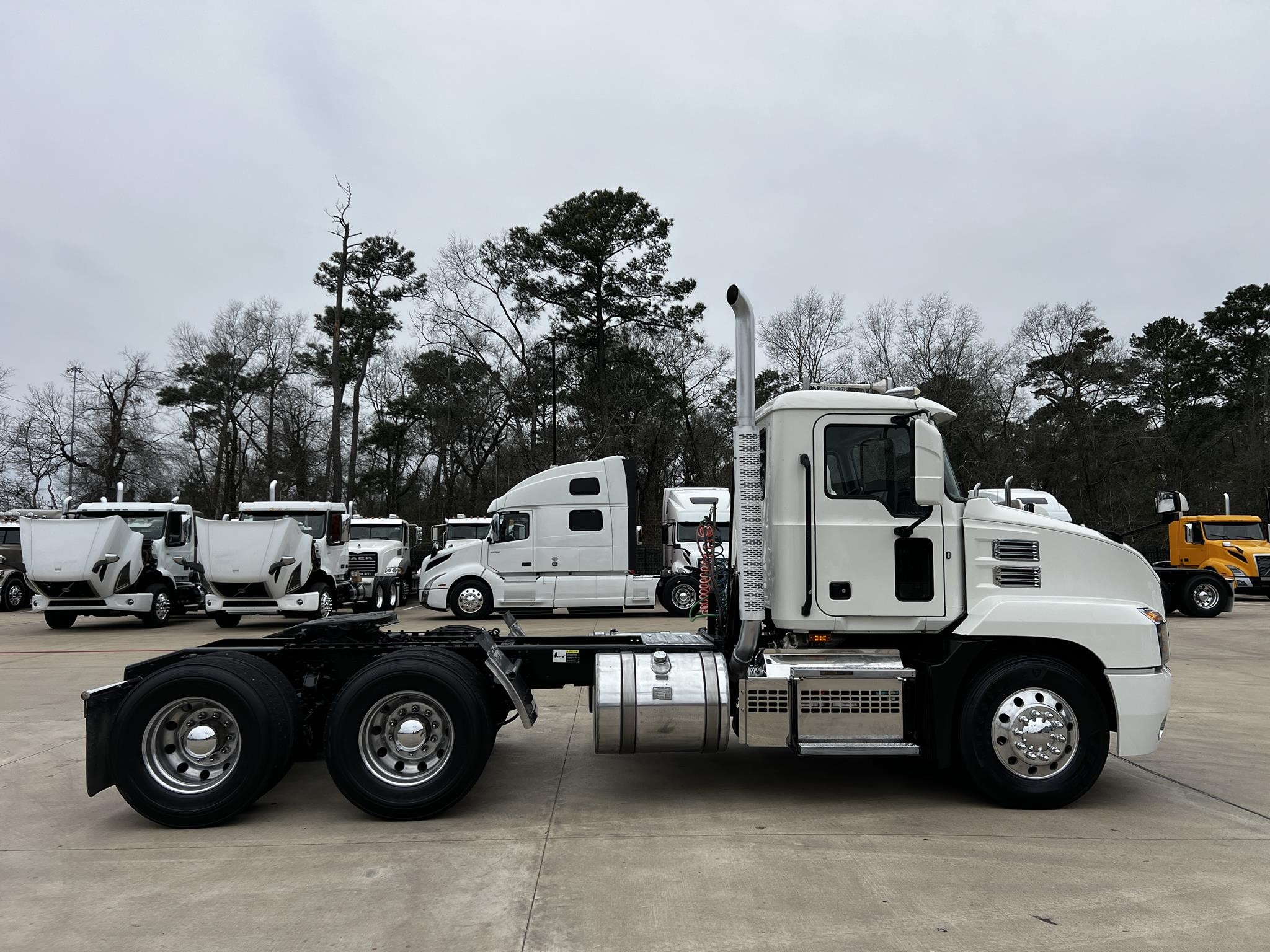 2019 MACK ANTHEM 64T - image 4 of 6