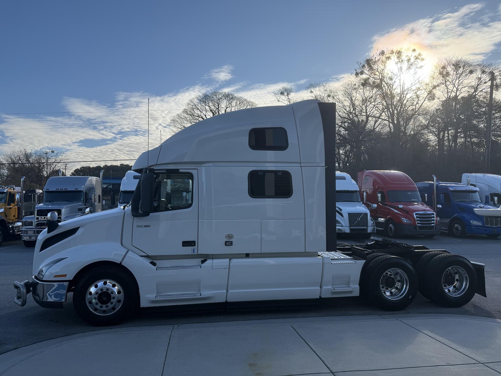 2020 VOLVO VNL64T860 - image 6 of 6