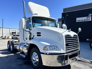 2016 MACK PINNACLE CXU613 9043101133