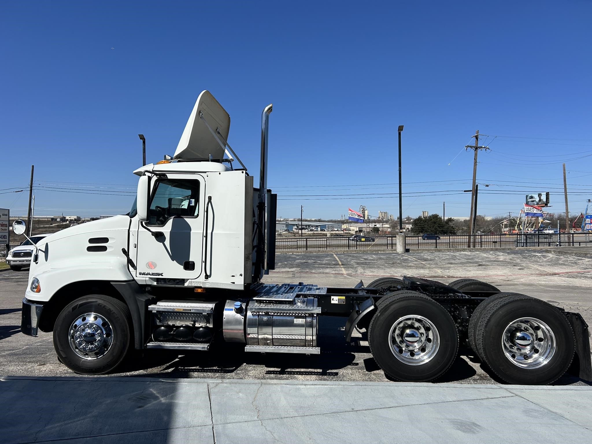 2016 MACK PINNACLE CXU613 - image 6 of 6