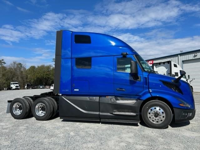 2025 VOLVO VNL64T860 - image 2 of 4